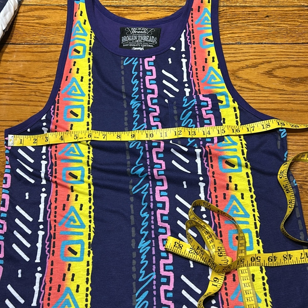 Broken Threads Vintage top. Tank style. Size Large. - Picture 7 of 10